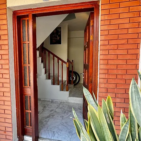 شقة Smart Comfort Roomn3 With Private Bathroom In Location 250m ليماسول