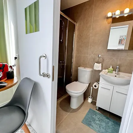 Smart Comfort Roomn3 With Private Bathroom In Location 250m Limassol