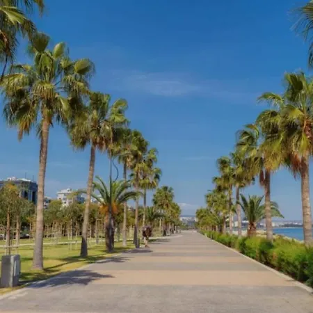 Smart Comfort Roomn3 With Private Bathroom In Location 250m Limassol