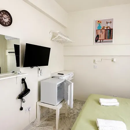 Smart Comfort Roomn3 With Private Bathroom In Location 250m Апартаменты