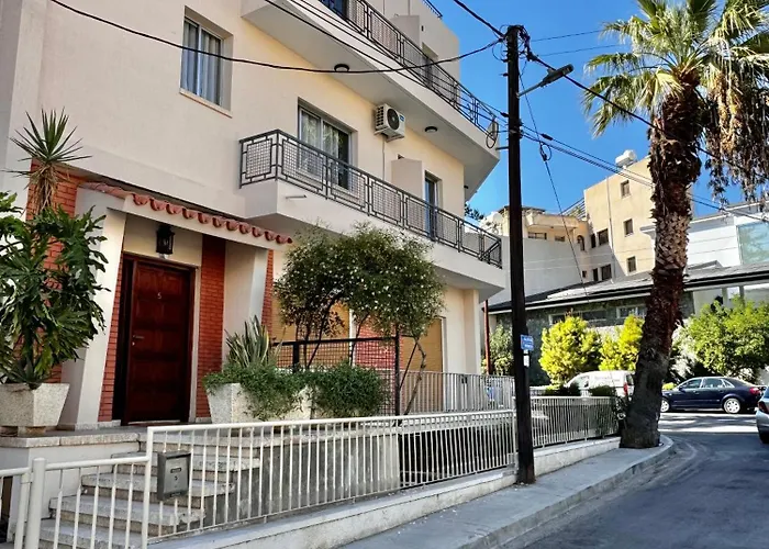 アパート Smart Comfort Roomn3 With Private Bathroom In Location 250m リマソール