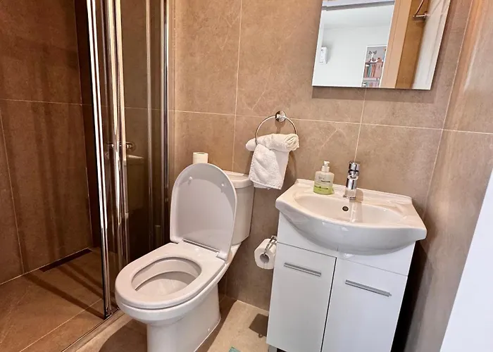 Smart Comfort Roomn3 With Private Bathroom In Location 250m *